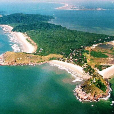 Excursão para Ilha do Mel vale a pena? Veja para quem esse tipo de passeio é ideal