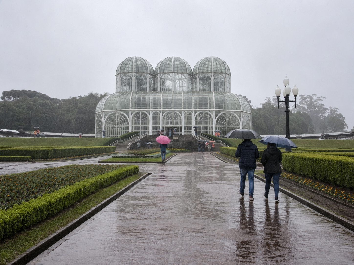 O que fazer em Curitiba com chuva? Como montar um roteiro flexível e não perder nenhum dia da viagem — Como distribuir as atrações ao longo da estadia