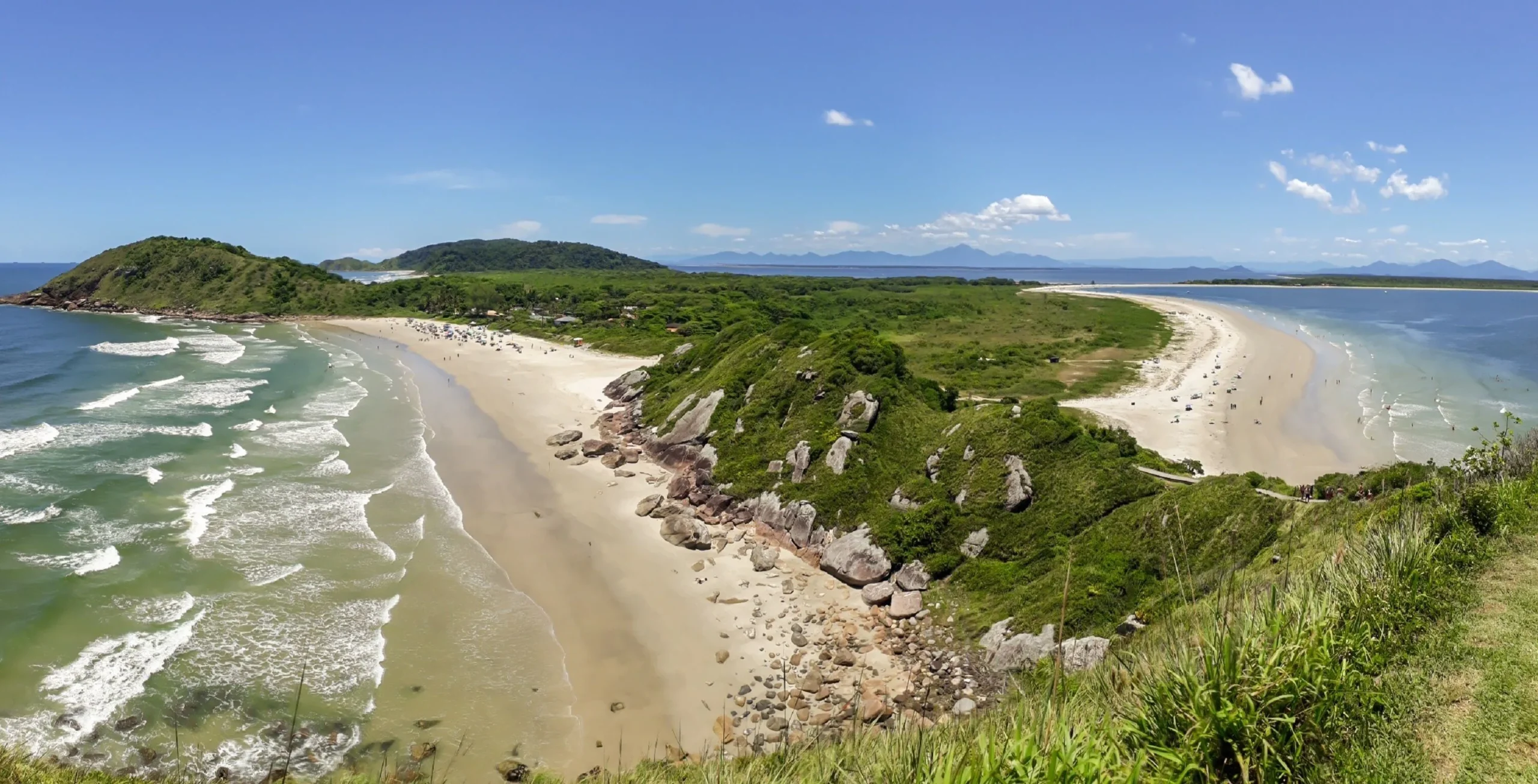Praias da Ilha do Mel: conheça as principais e descubra qual combina mais com sua viagem — Praia do Farol: história e natureza juntas