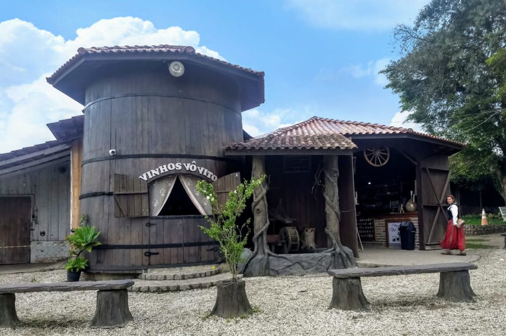 Cidades perto de Curitiba para passear: escolha o destino ideal para natureza, história, gastronomia ou cultura — Para quem quer litoral e história: Paranaguá e Antonina